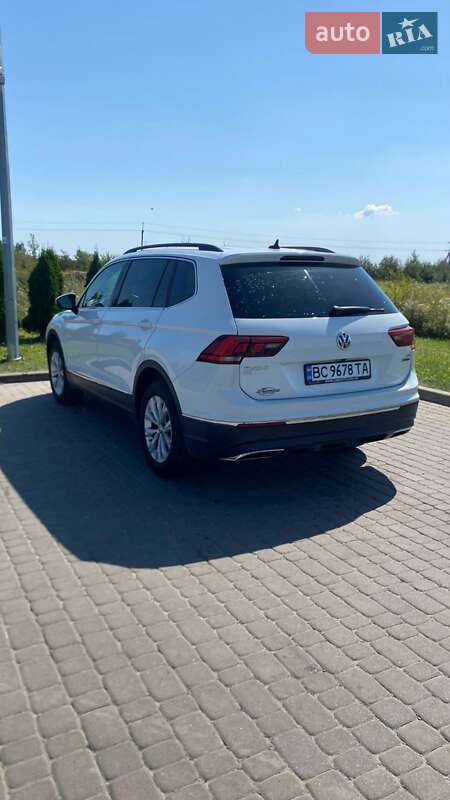 Внедорожник / Кроссовер Volkswagen Tiguan 2018 в Городке