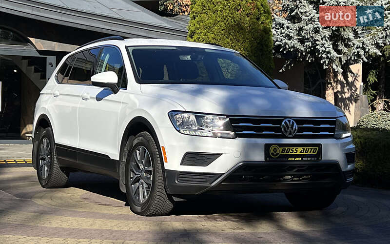 Внедорожник / Кроссовер Volkswagen Tiguan 2018 в 