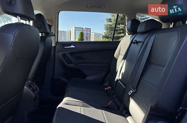 Внедорожник / Кроссовер Volkswagen Tiguan 2018 в 