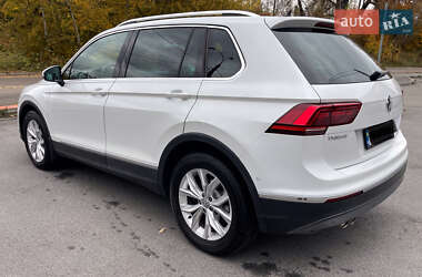 Внедорожник / Кроссовер Volkswagen Tiguan 2019 в 