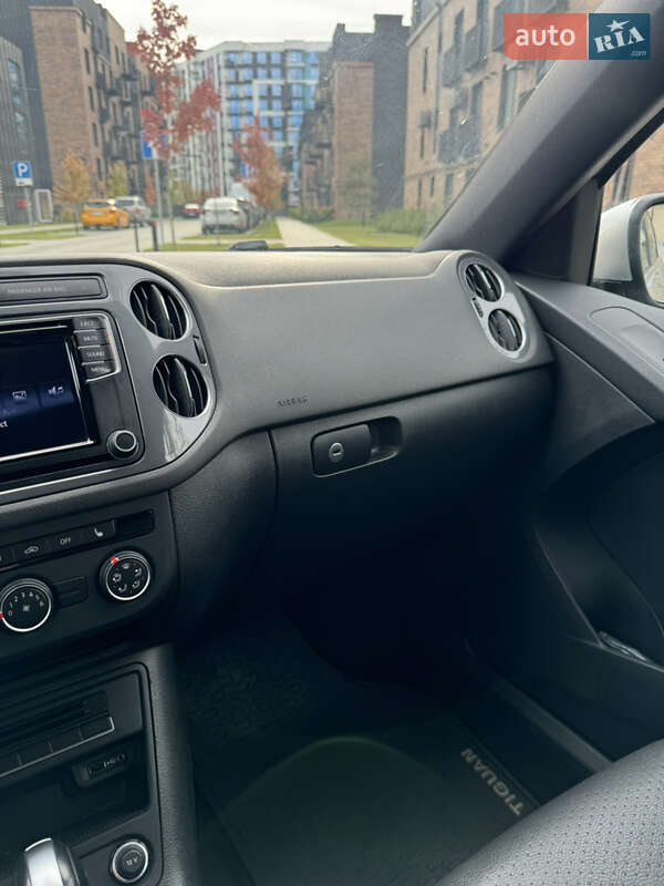 Внедорожник / Кроссовер Volkswagen Tiguan 2016 в Ивано-Франковске