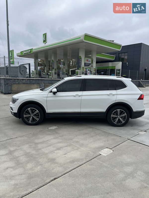 Внедорожник / Кроссовер Volkswagen Tiguan 2017 в Белой Церкви