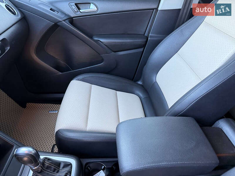 Внедорожник / Кроссовер Volkswagen Tiguan 2016 в Стрые