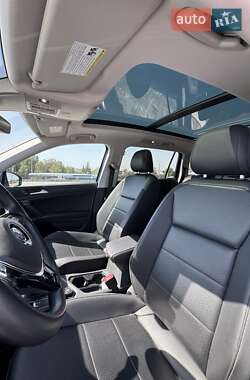 Внедорожник / Кроссовер Volkswagen Tiguan 2020 в 