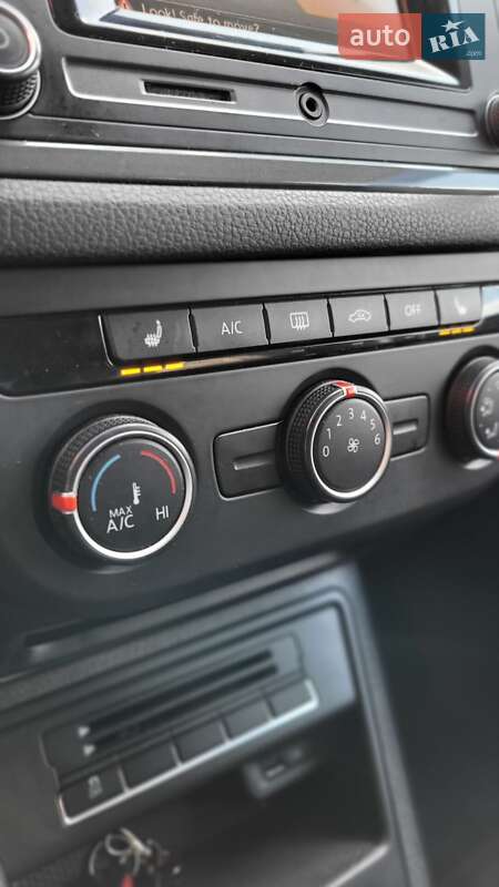 Внедорожник / Кроссовер Volkswagen Tiguan 2015 в Косове