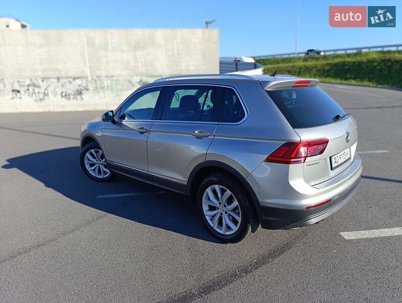 Позашляховик / Кросовер Volkswagen Tiguan 2016 в Львові
