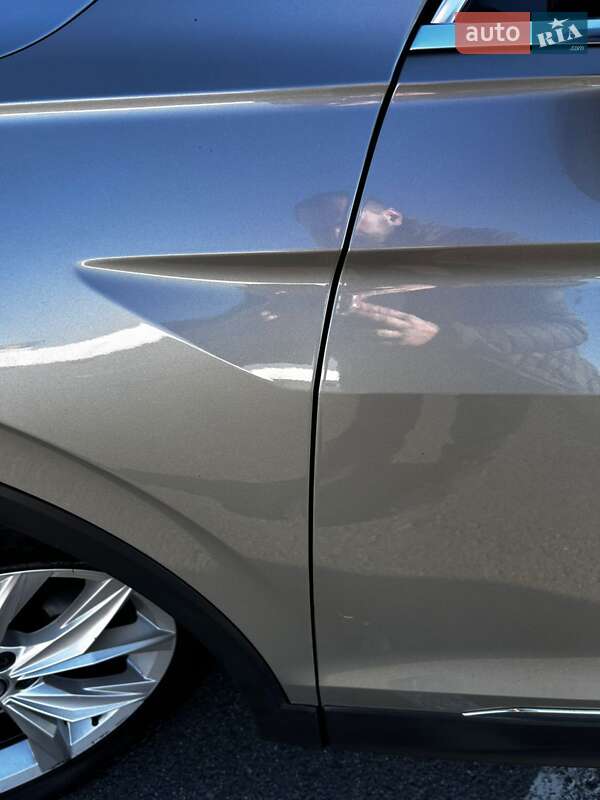 Позашляховик / Кросовер Volkswagen Tiguan 2016 в Львові