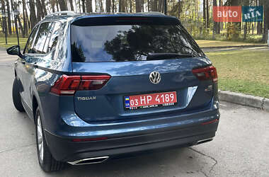 Внедорожник / Кроссовер Volkswagen Tiguan 2018 в 