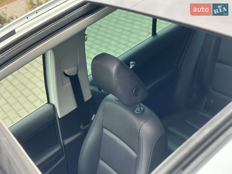 Внедорожник / Кроссовер Volkswagen Tiguan 2016 в Житомире фото 30 Внедорожник / Кроссовер Volkswagen Tiguan 2016 в Житомире