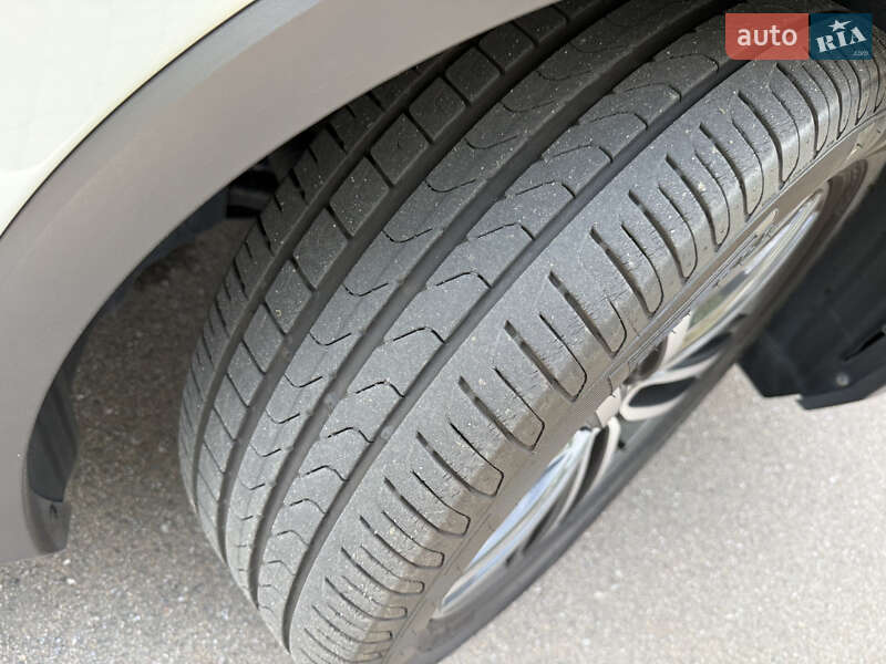 Внедорожник / Кроссовер Volkswagen Tiguan 2022 в Киеве