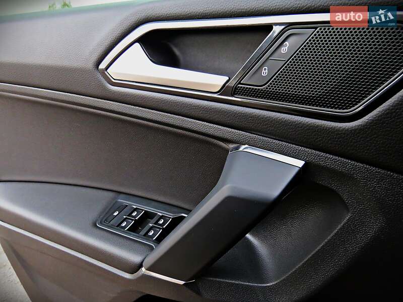 Внедорожник / Кроссовер Volkswagen Tiguan 2018 в Черкассах фото 8 Внедорожник / Кроссовер Volkswagen Tiguan 2018 в Черкассах