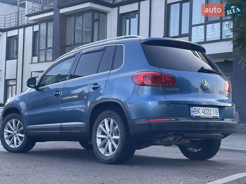 Внедорожник / Кроссовер Volkswagen Tiguan 2016 в Ровно