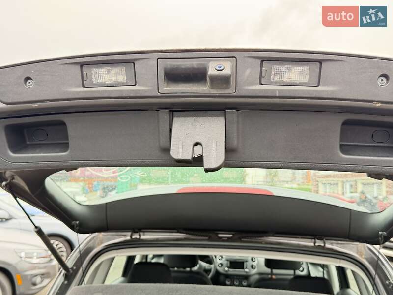Внедорожник / Кроссовер Volkswagen Tiguan 2014 в Киеве фото 5 Внедорожник / Кроссовер Volkswagen Tiguan 2014 в Киеве
