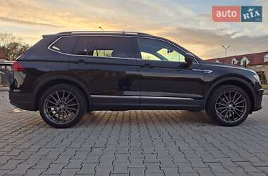 Внедорожник / Кроссовер Volkswagen Tiguan 2020 в 