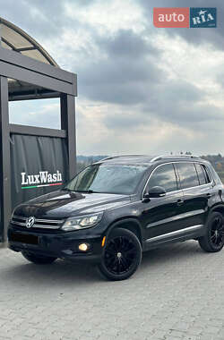 Внедорожник / Кроссовер Volkswagen Tiguan 2015 в Шумске