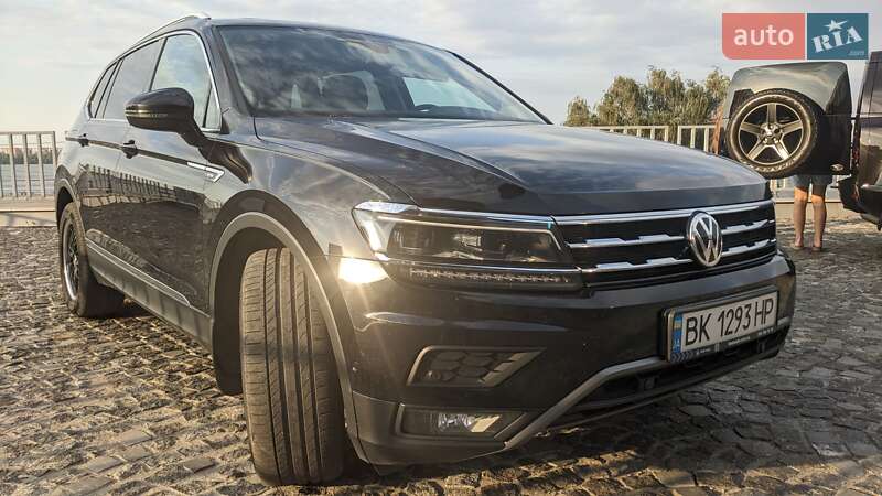 Внедорожник / Кроссовер Volkswagen Tiguan 2018 в Днепре фото 4 Внедорожник / Кроссовер Volkswagen Tiguan 2018 в Днепре