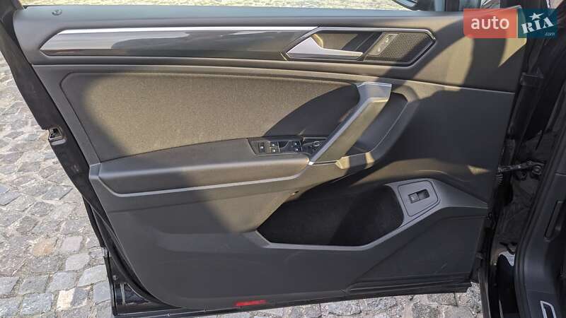 Внедорожник / Кроссовер Volkswagen Tiguan 2018 в Днепре фото 27 Внедорожник / Кроссовер Volkswagen Tiguan 2018 в Днепре