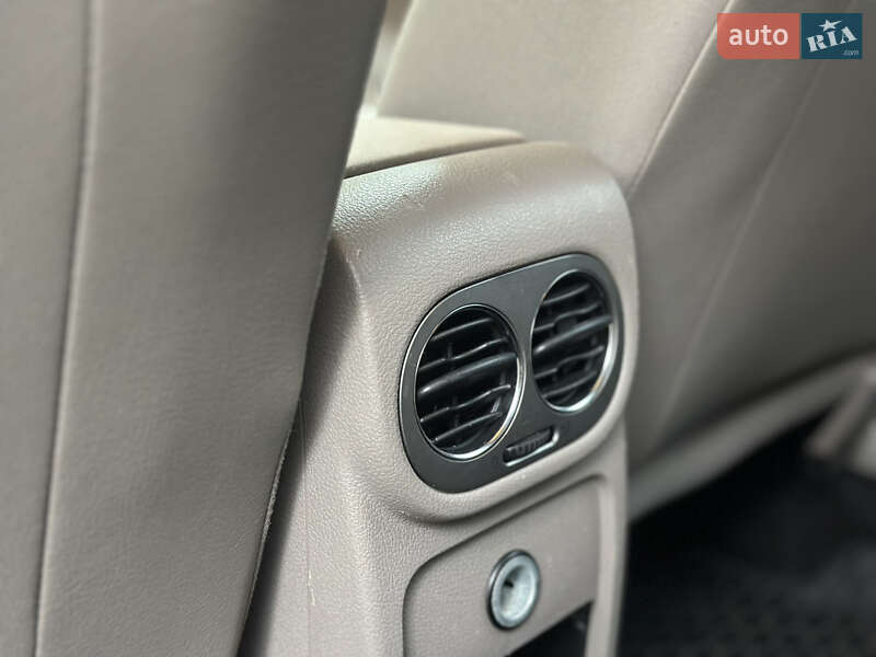 Внедорожник / Кроссовер Volkswagen Tiguan 2008 в Киеве фото 20 Внедорожник / Кроссовер Volkswagen Tiguan 2008 в Киеве