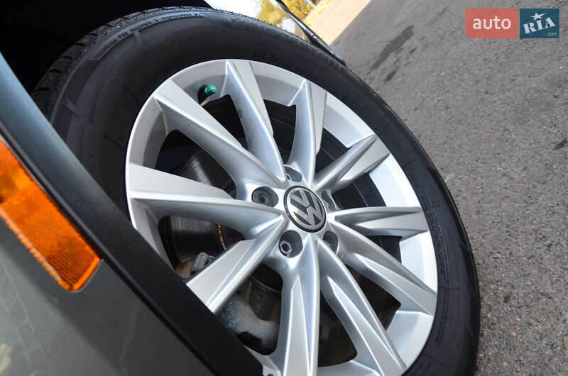 Внедорожник / Кроссовер Volkswagen Tiguan 2015 в Дрогобыче