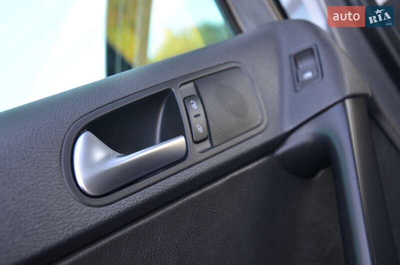 Внедорожник / Кроссовер Volkswagen Tiguan 2015 в Дрогобыче