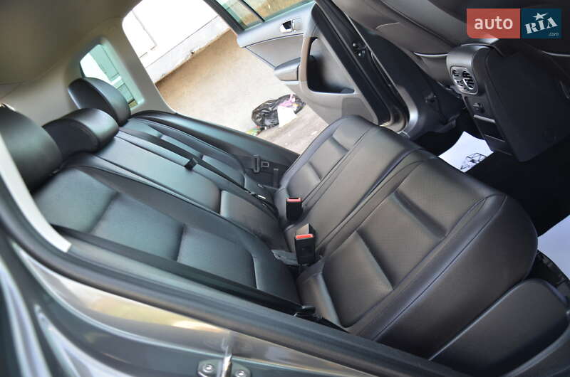 Внедорожник / Кроссовер Volkswagen Tiguan 2015 в Дрогобыче