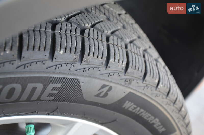 Внедорожник / Кроссовер Volkswagen Tiguan 2015 в Дрогобыче