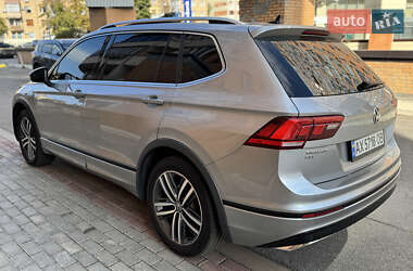 Внедорожник / Кроссовер Volkswagen Tiguan 2019 в 