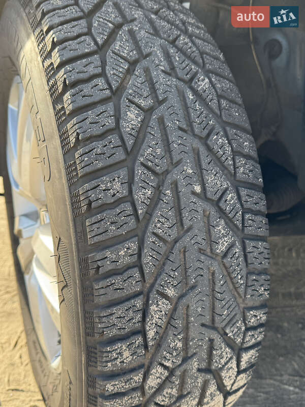 Внедорожник / Кроссовер Volkswagen Tiguan 2017 в Ирпене