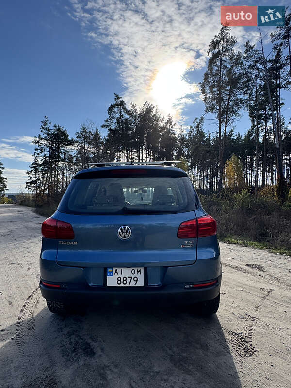 Внедорожник / Кроссовер Volkswagen Tiguan 2017 в Ирпене