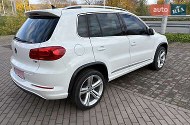 Внедорожник / Кроссовер Volkswagen Tiguan 2015 в 