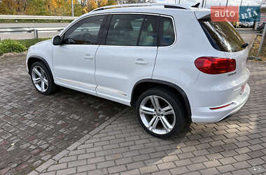 Внедорожник / Кроссовер Volkswagen Tiguan 2015 в 