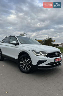 Позашляховик / Кросовер Volkswagen Tiguan 2021 в  фото 14 Позашляховик / Кросовер Volkswagen Tiguan 2021 в