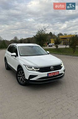 Позашляховик / Кросовер Volkswagen Tiguan 2021 в  фото 20 Позашляховик / Кросовер Volkswagen Tiguan 2021 в