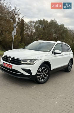 Позашляховик / Кросовер Volkswagen Tiguan 2021 в  фото 23 Позашляховик / Кросовер Volkswagen Tiguan 2021 в