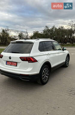 Позашляховик / Кросовер Volkswagen Tiguan 2021 в  фото 28 Позашляховик / Кросовер Volkswagen Tiguan 2021 в