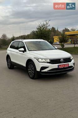 Позашляховик / Кросовер Volkswagen Tiguan 2021 в  фото 60 Позашляховик / Кросовер Volkswagen Tiguan 2021 в