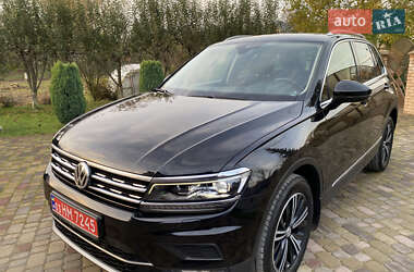 Внедорожник / Кроссовер Volkswagen Tiguan 2018 в Черновцах