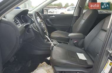 Внедорожник / Кроссовер Volkswagen Tiguan 2019 в 