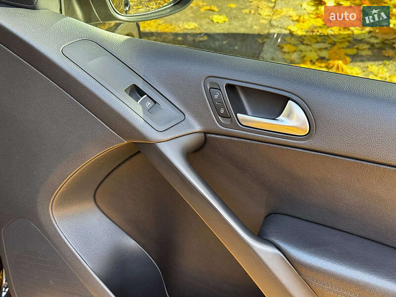 Внедорожник / Кроссовер Volkswagen Tiguan 2012 в Киеве