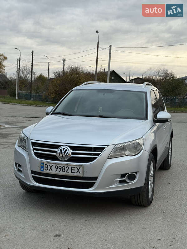 Позашляховик / Кросовер Volkswagen Tiguan 2009 в Ізяславі