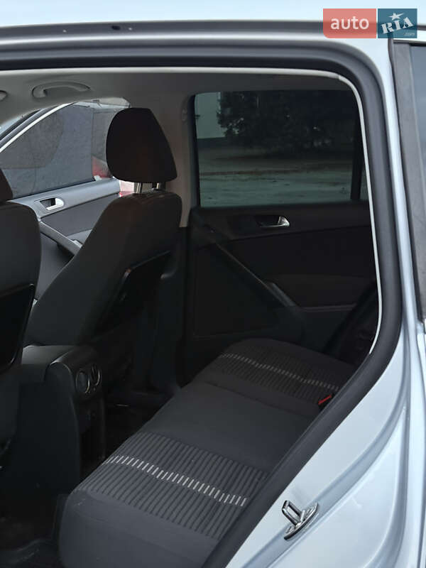 Позашляховик / Кросовер Volkswagen Tiguan 2009 в Ізяславі