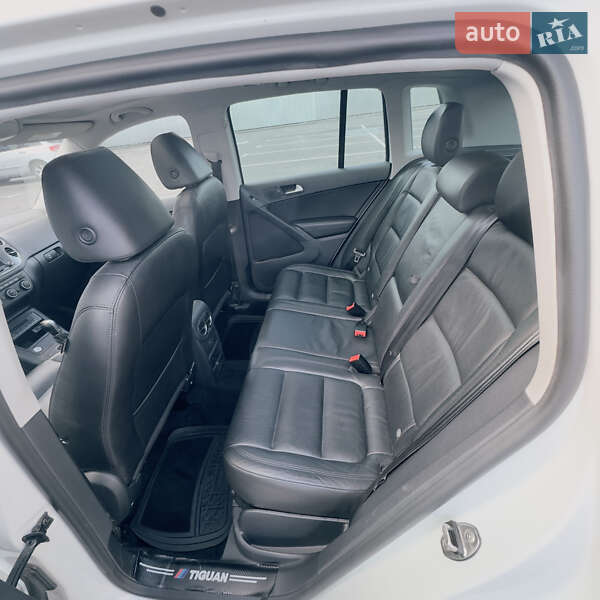 Внедорожник / Кроссовер Volkswagen Tiguan 2016 в Киеве