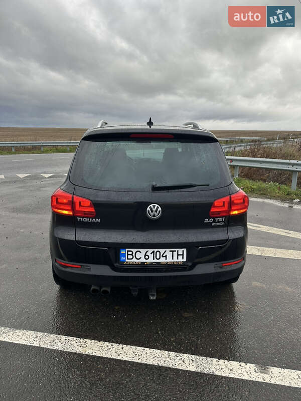 Внедорожник / Кроссовер Volkswagen Tiguan 2012 в Городке
