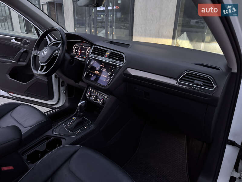 Внедорожник / Кроссовер Volkswagen Tiguan 2018 в Тернополе