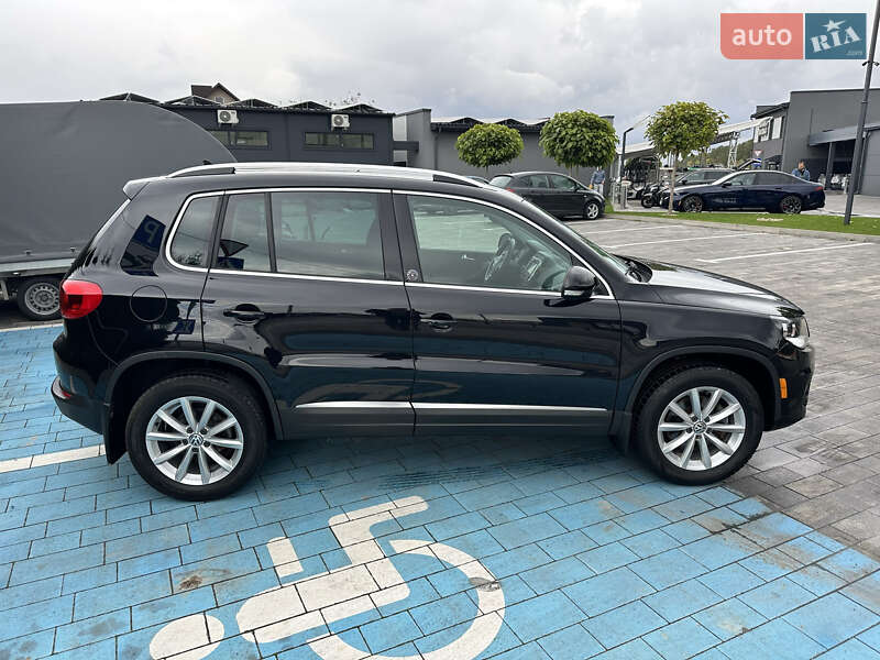Внедорожник / Кроссовер Volkswagen Tiguan 2017 в Луцке