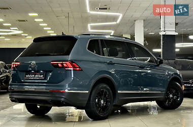 Внедорожник / Кроссовер Volkswagen Tiguan 2020 в 