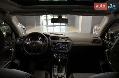 Внедорожник / Кроссовер Volkswagen Tiguan 2020 в 