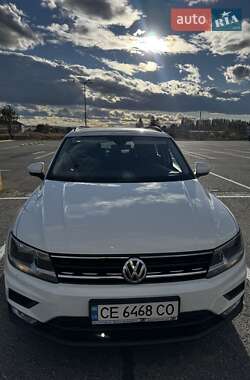 Внедорожник / Кроссовер Volkswagen Tiguan 2017 в Черновцах
