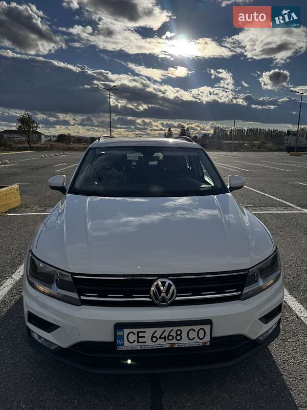 Внедорожник / Кроссовер Volkswagen Tiguan 2017 в Черновцах