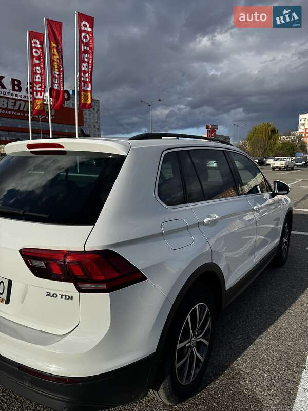Внедорожник / Кроссовер Volkswagen Tiguan 2017 в Черновцах
